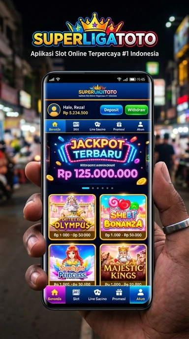 Pengguna sedang mendownload aplikasi di superligatoto.